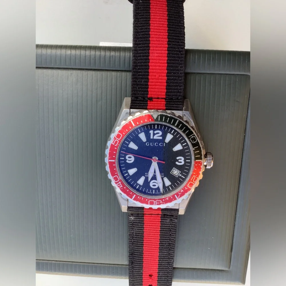 Mens authentic GUCCI AUTOMATIC watch❤️🖤🤍